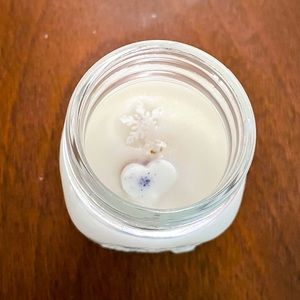 Citrus candle with heart and snowflake